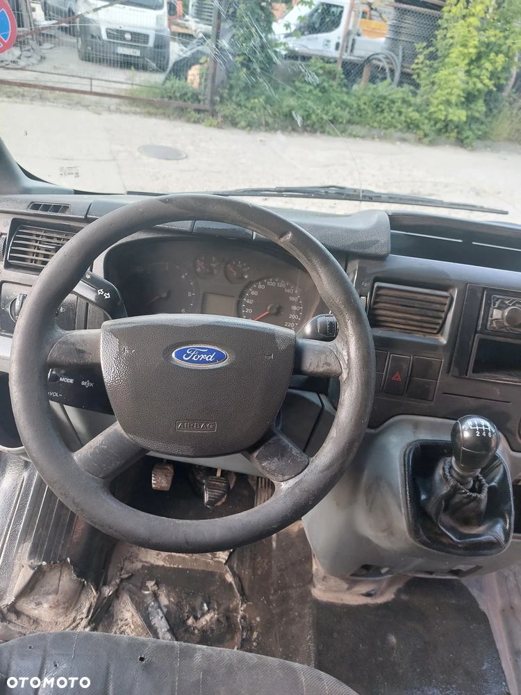 Ford Transit - 11