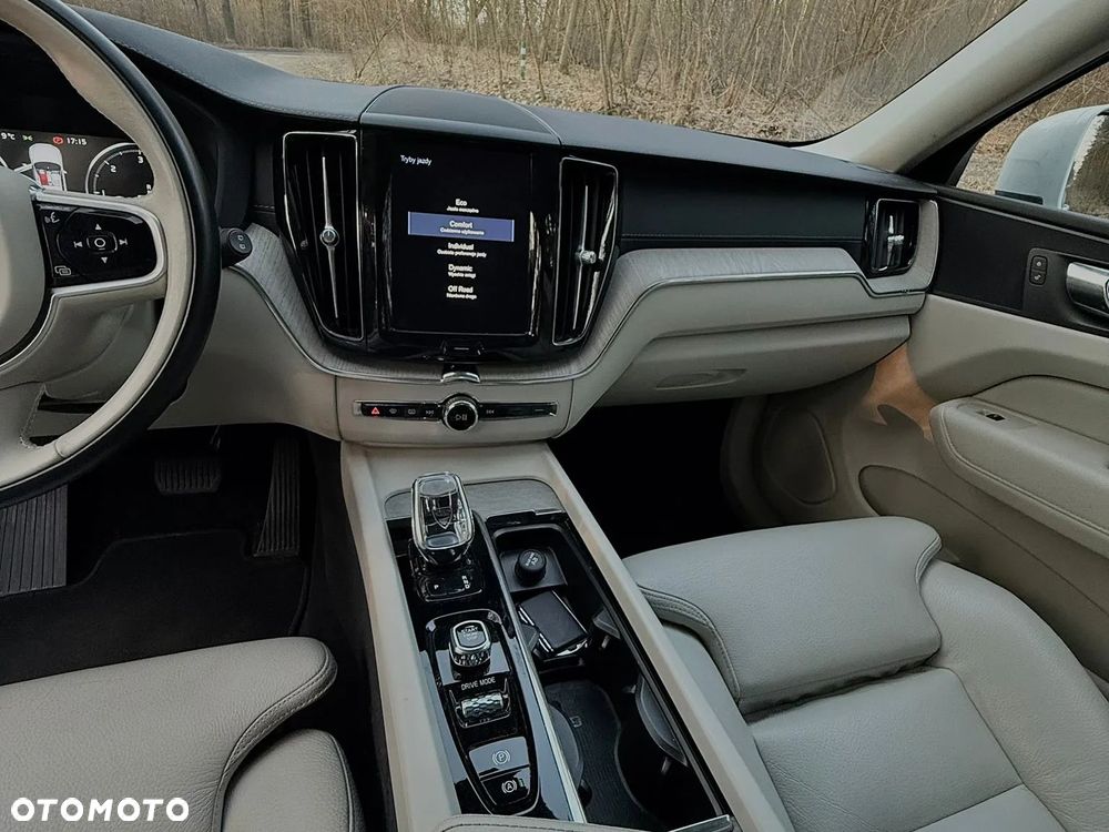 Volvo XC 60 D5 AWD Inscription - 10