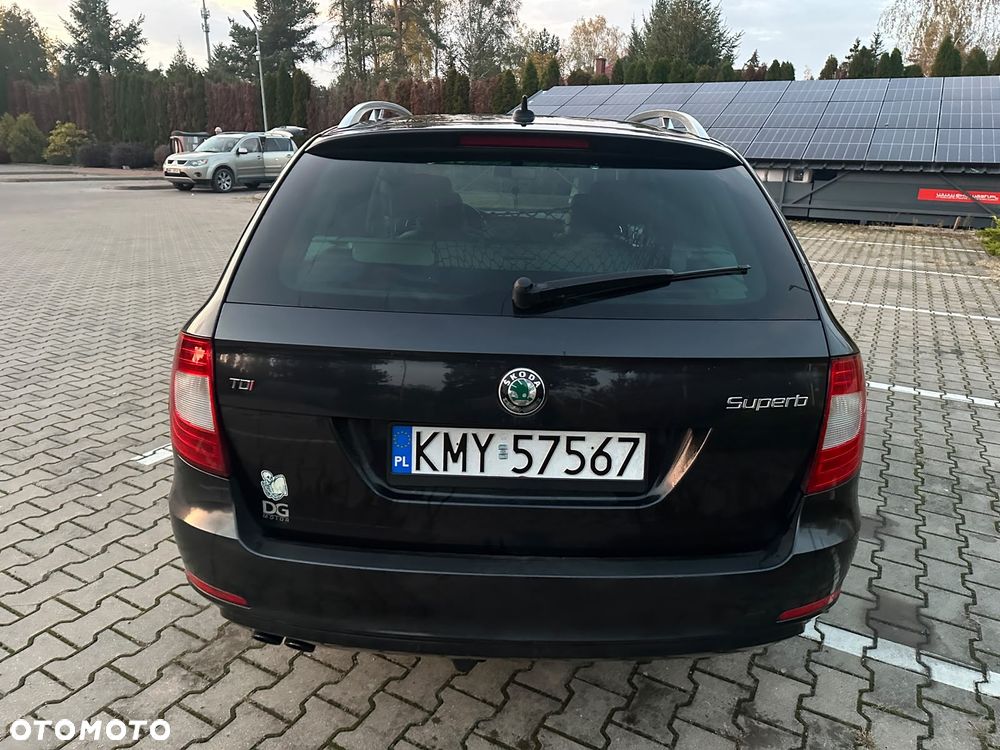 Skoda Superb 2.0 TDI PD Elegance - 6