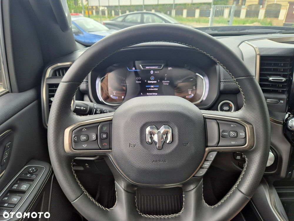 RAM 1500 Crew Cab Sport - 30