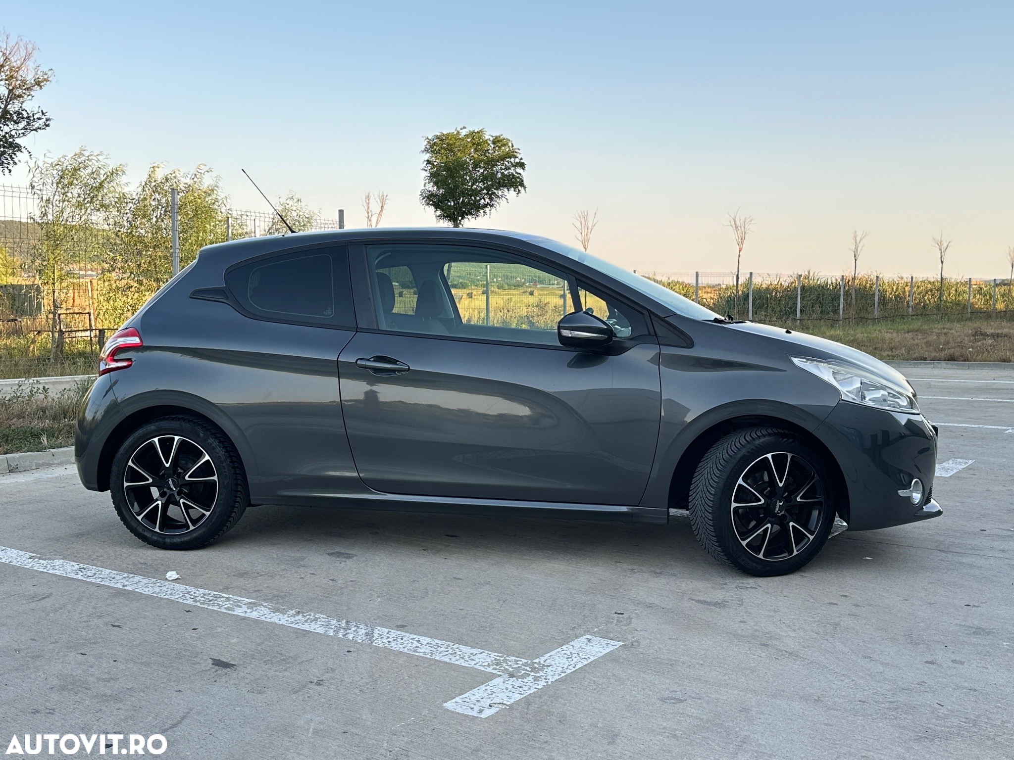 Peugeot 208 - 2