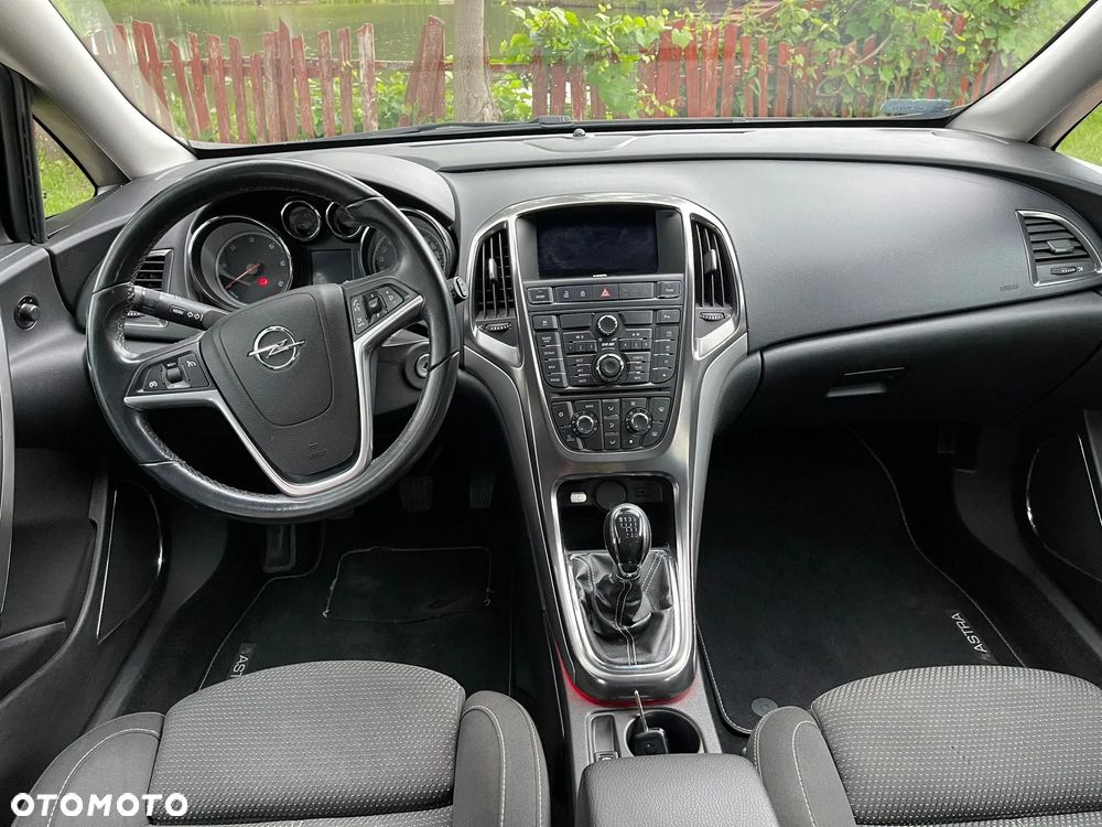 Opel Astra 2.0 CDTI Cosmo - 17