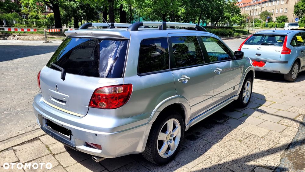 Mitsubishi Outlander - 5