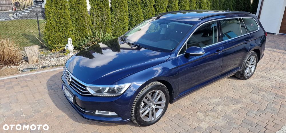 Volkswagen Passat - 1