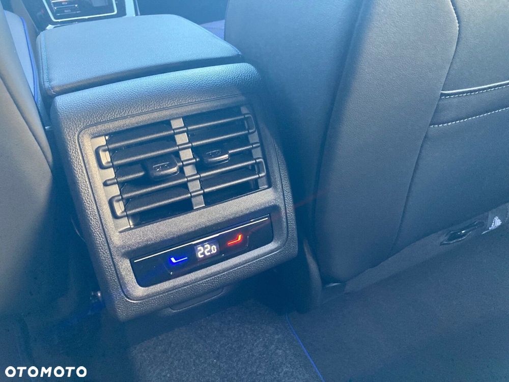 Volkswagen Golf - 24