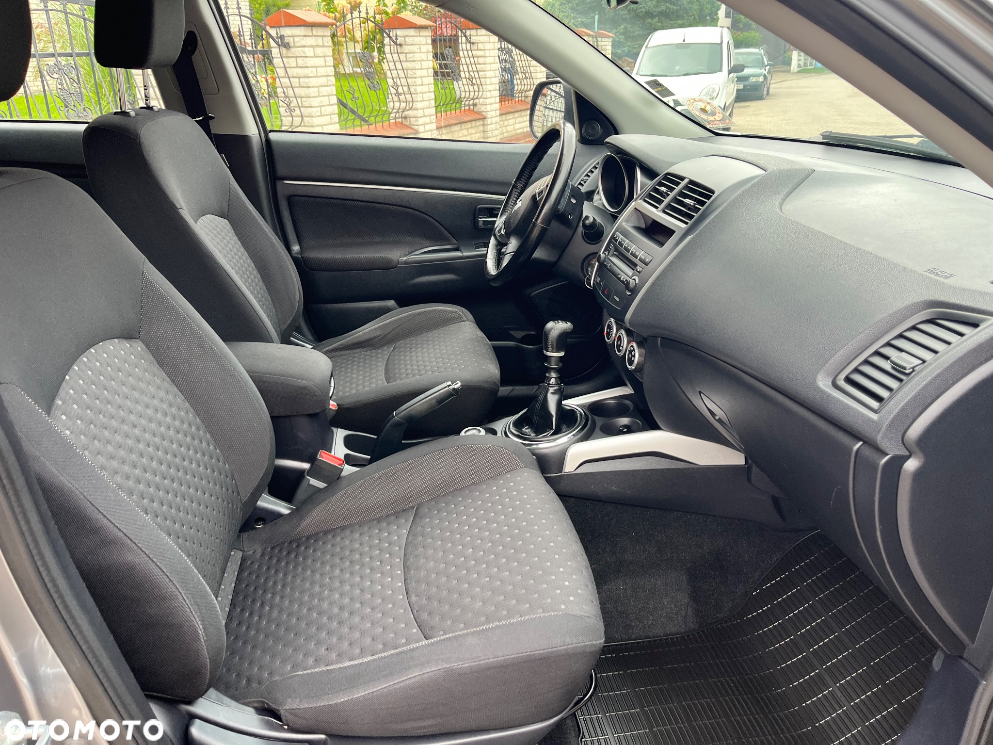Mitsubishi ASX - 10