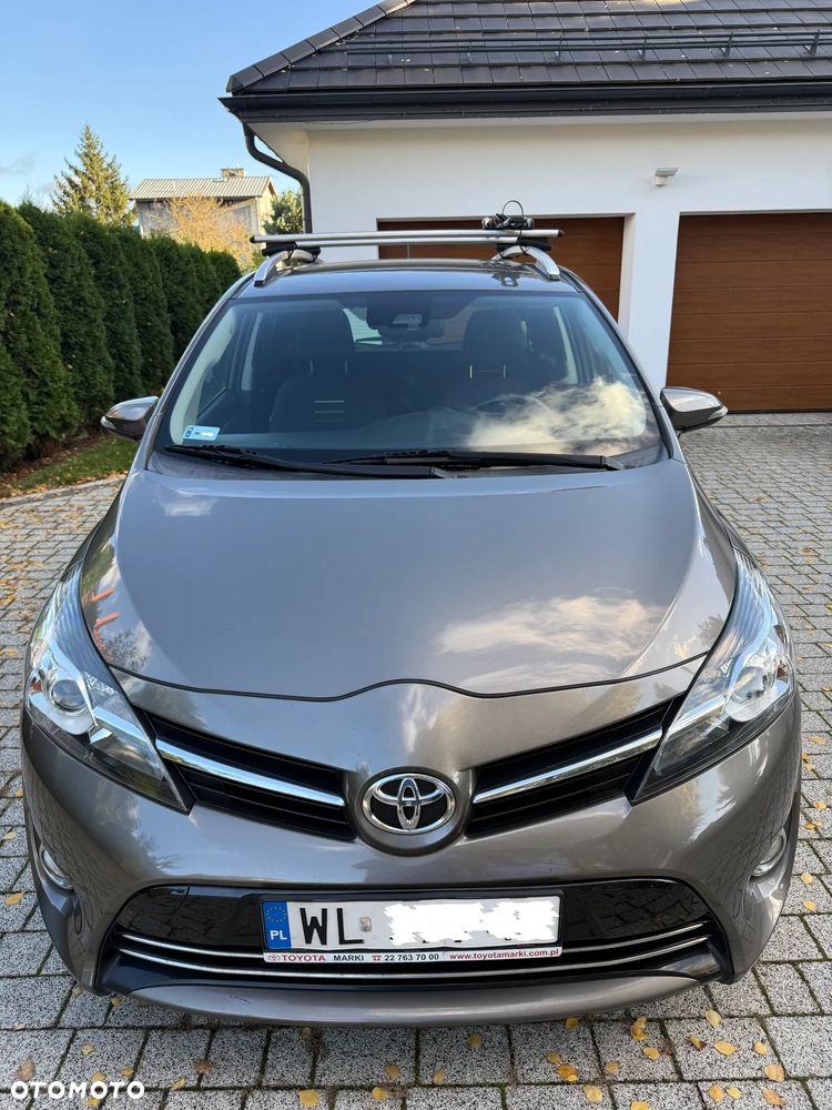 Toyota Verso 2017 photo 3
