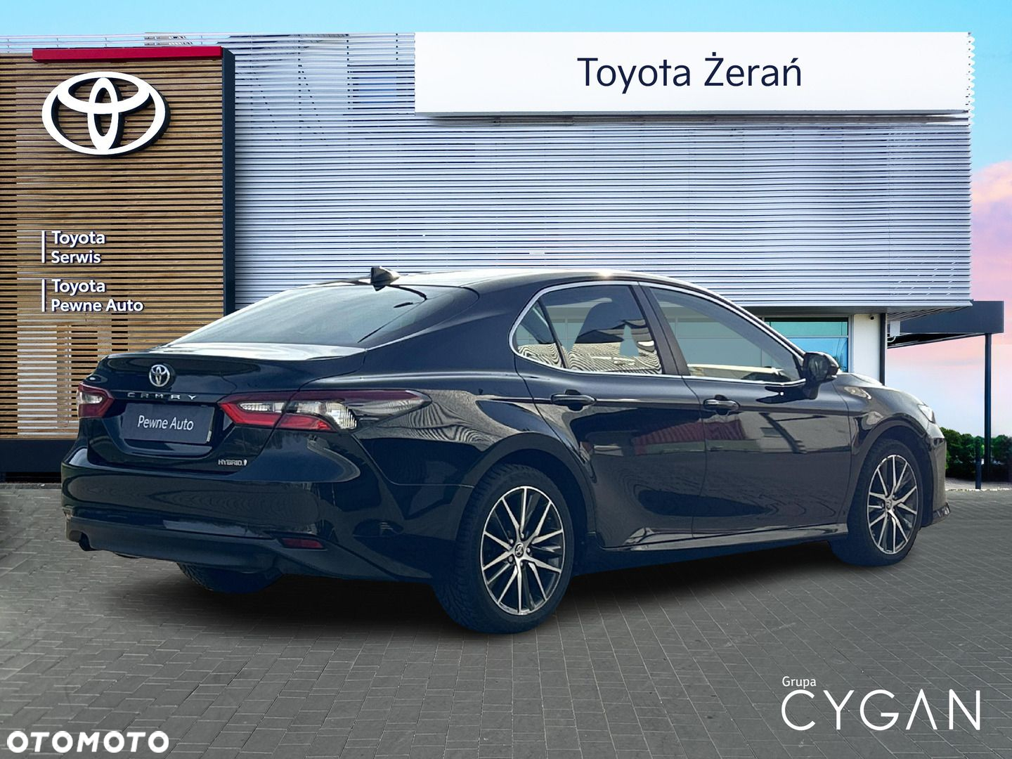 Toyota Camry - 5