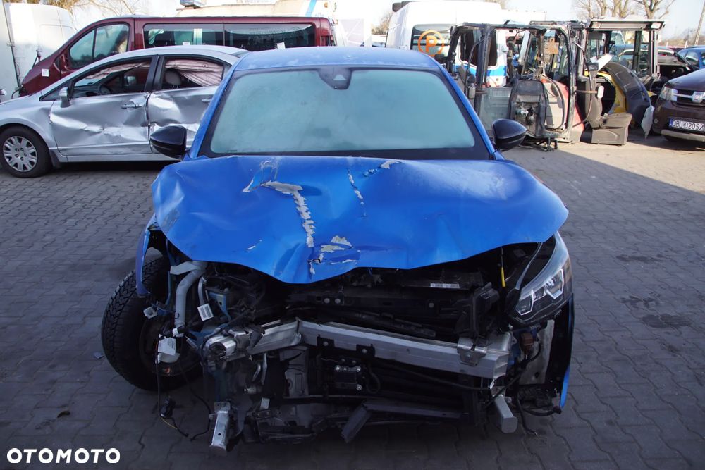 Auto na części - Peugeot e-208 100 kW ZK01 9842858380 ESM 2023R Silnik Falownik Bateria Drzwi Błotnik Klapa Zderzak Lusterko Lampa Klamka Szyba Deska Kokpit Sterownik Moduł Czujnik Licznik Wyświetlacz Panel Kierownica - 9