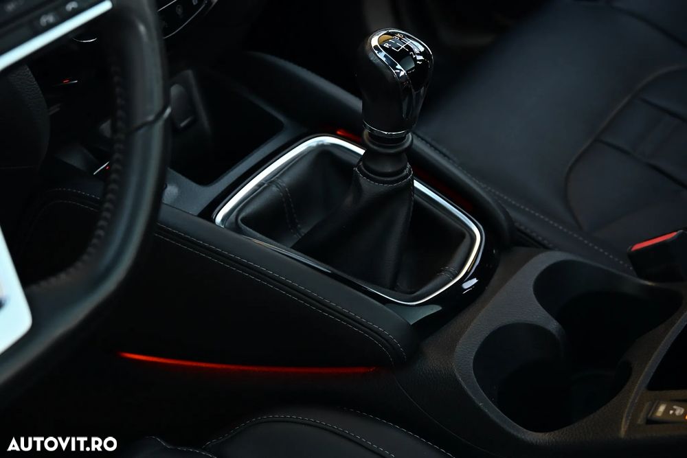 Nissan Qashqai 1.6 DCI TEKNA+ - 11