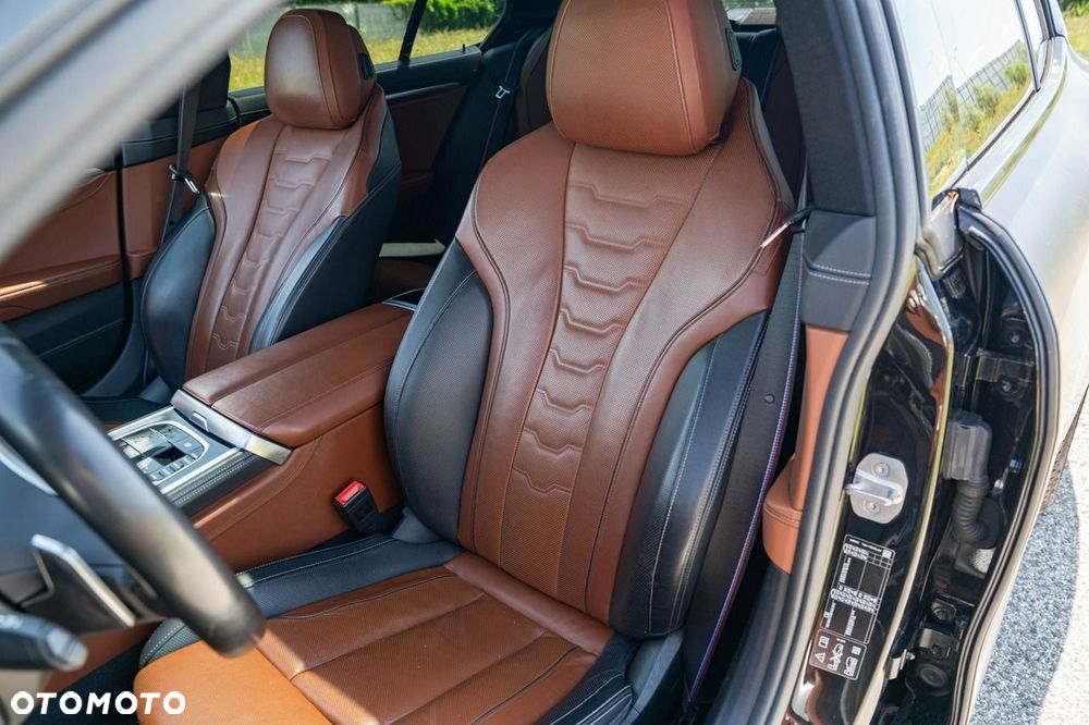 BMW Seria 8 M850i xDrive - 24
