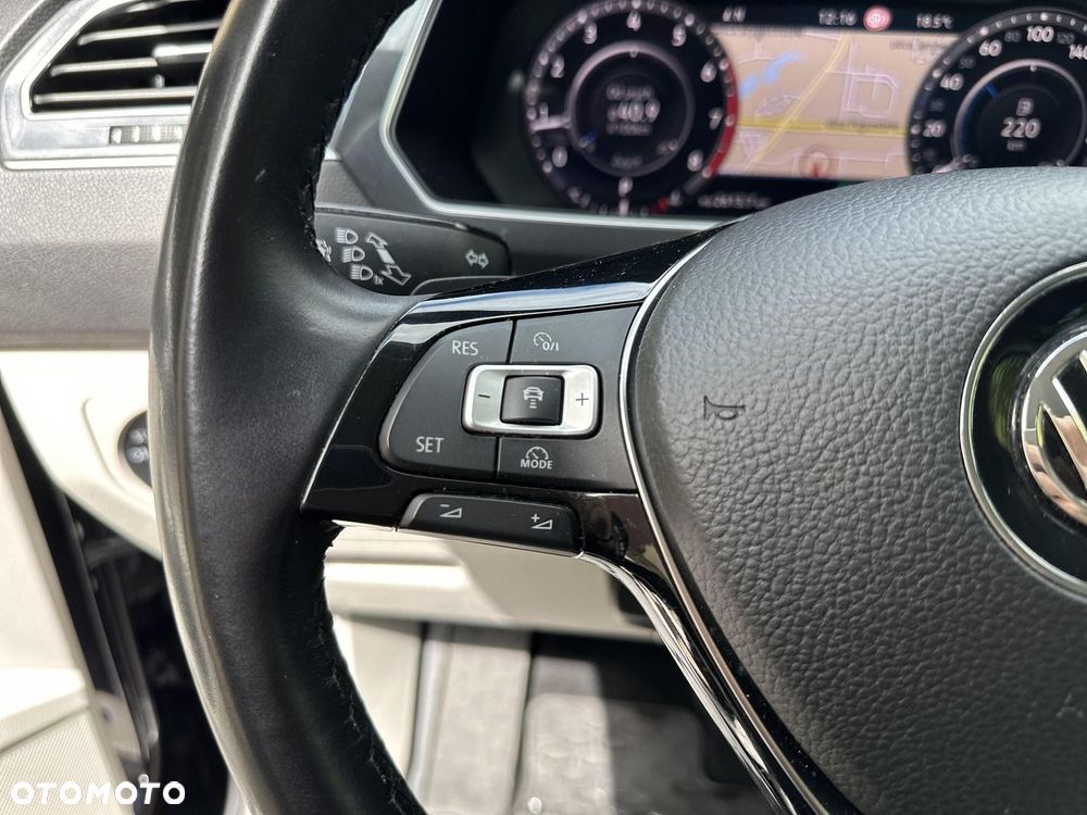 Volkswagen Tiguan - 12