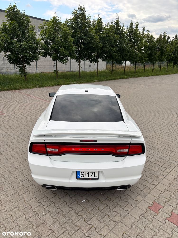 Dodge Charger 5.7 V8 RT - 5