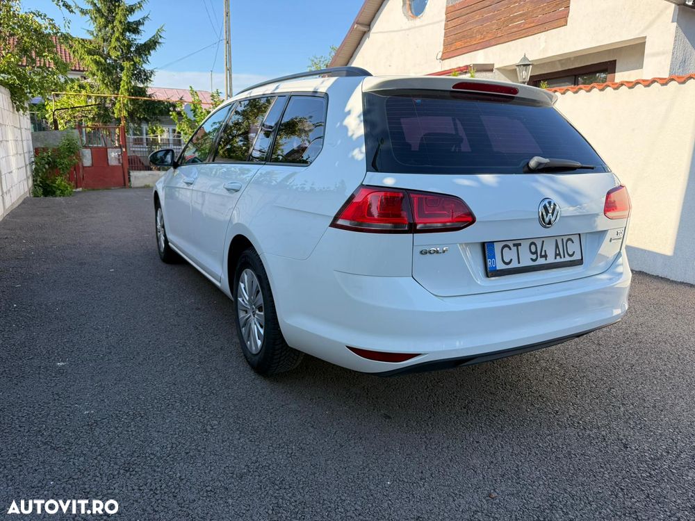Volkswagen Golf - 6