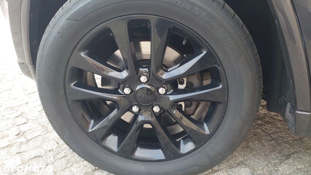 Jeep Grand Cherokee - 26