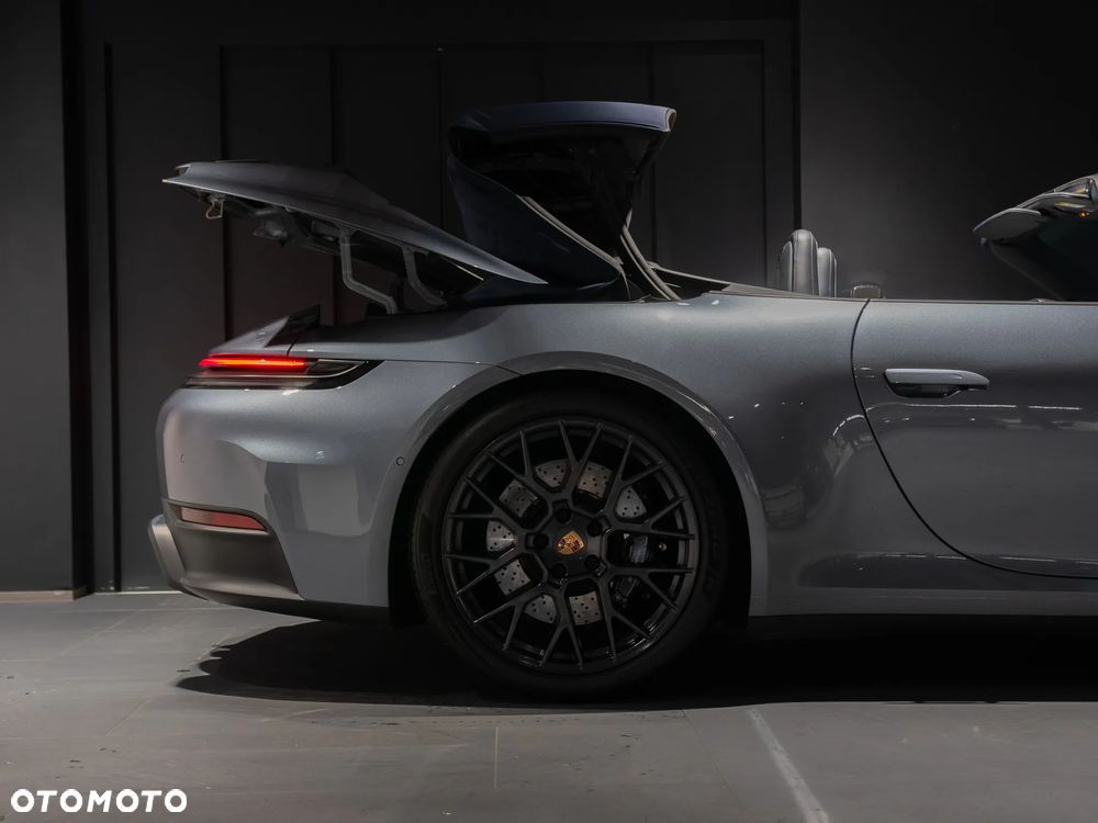 Porsche 911 Carrera GTS - 8