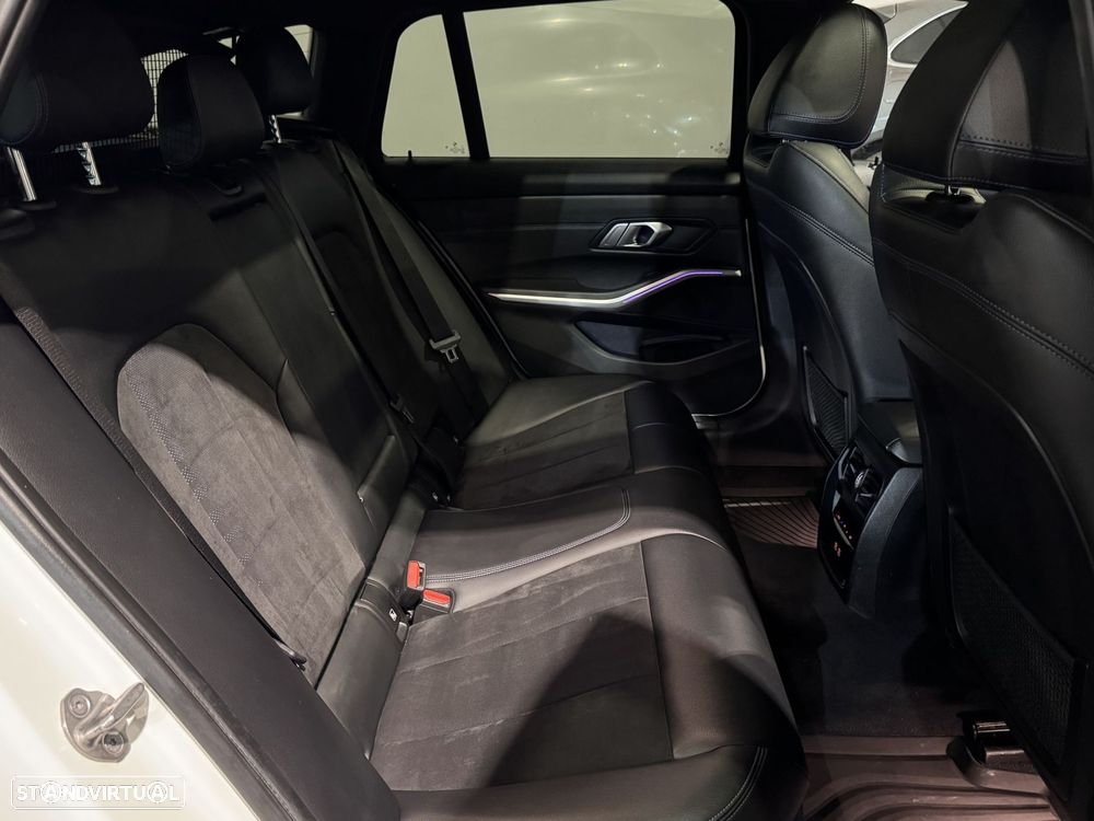 BMW 330 e Touring Pack Desportivo M Auto - 36
