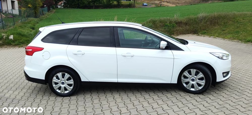 Ford Focus 1.0 EcoBoost Titanium - 4