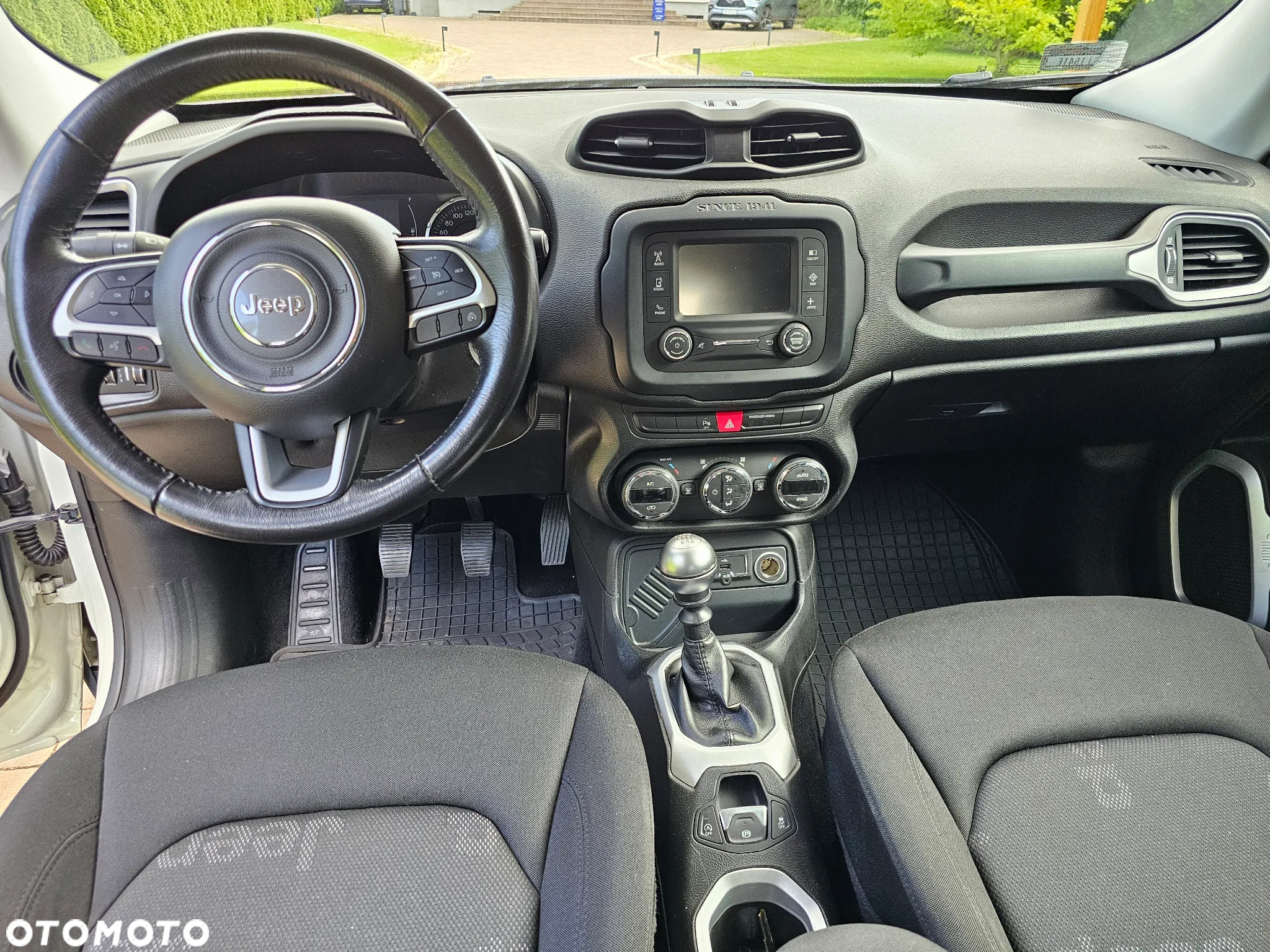 Jeep Renegade - 12