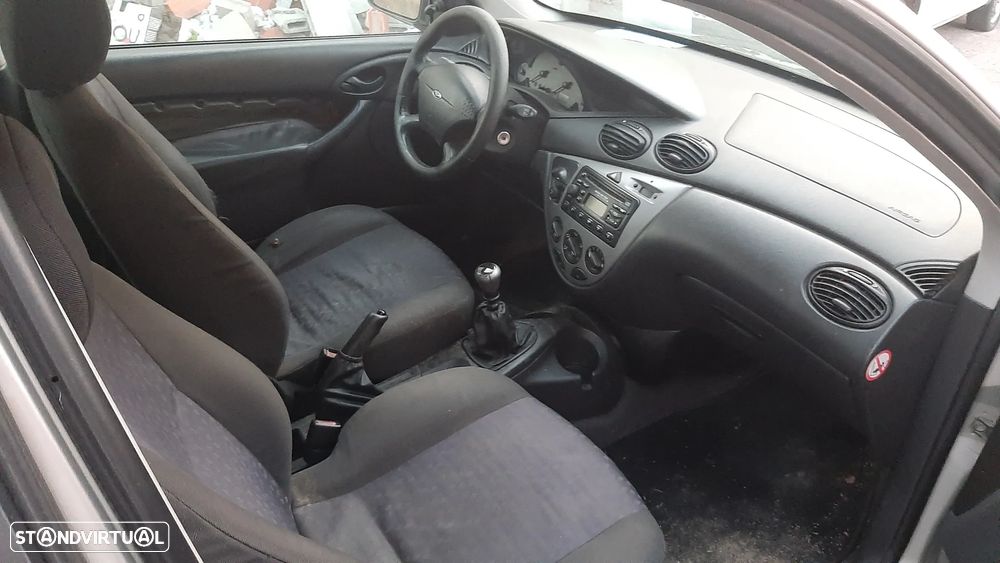 Ford Focus DI Trend - 8