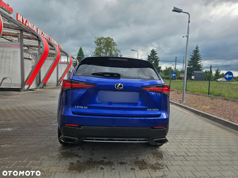 Lexus NX 300 F Sport AWD - 11