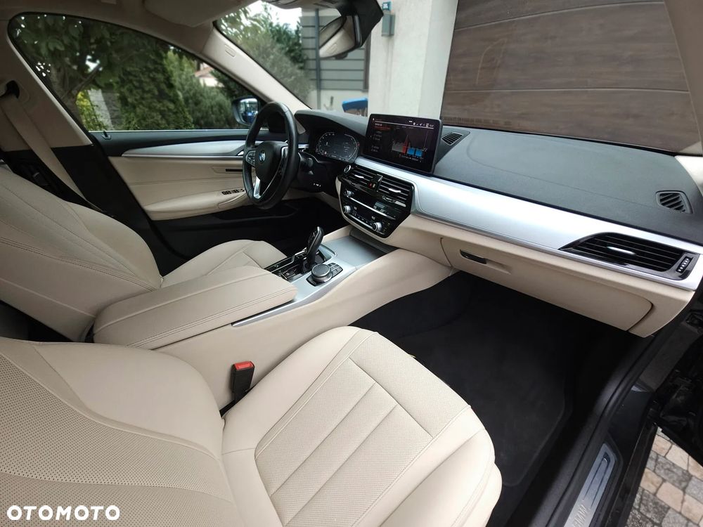 BMW Seria 5 520d mHEV - 22