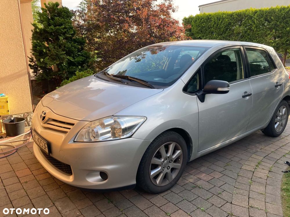 Toyota Auris 1.4 D-4D Terra EU5 - 1