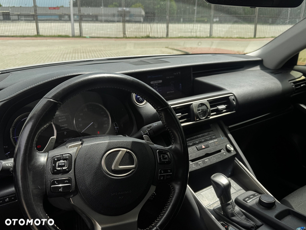 Lexus IS 300h Business
