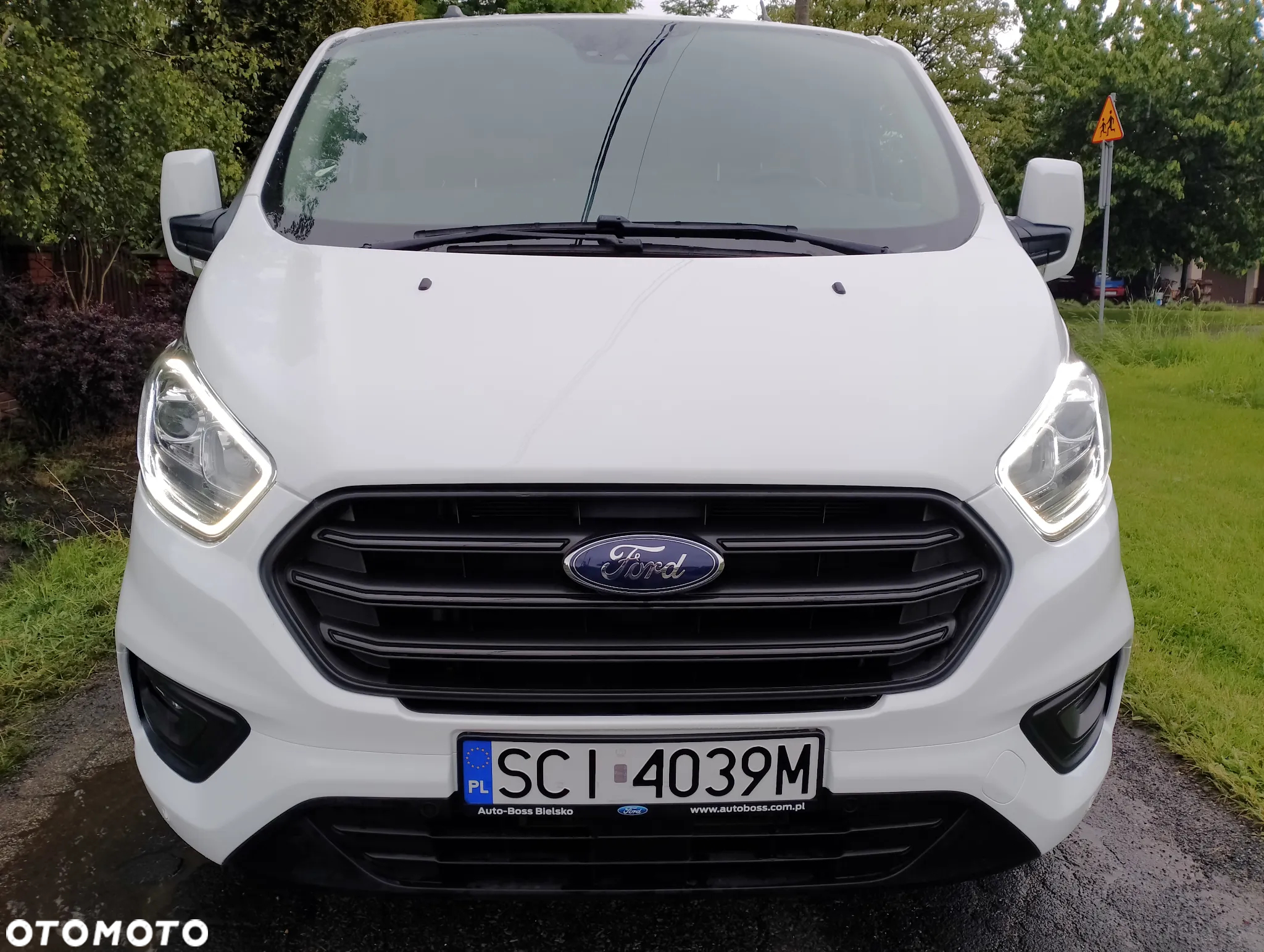 Ford Custom - 2