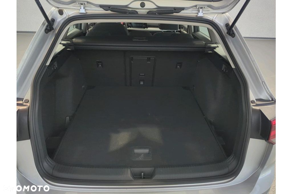 Volkswagen Golf - 11