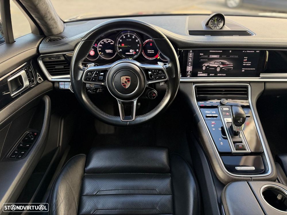 Porsche Panamera 4 E-Hybrid - 29