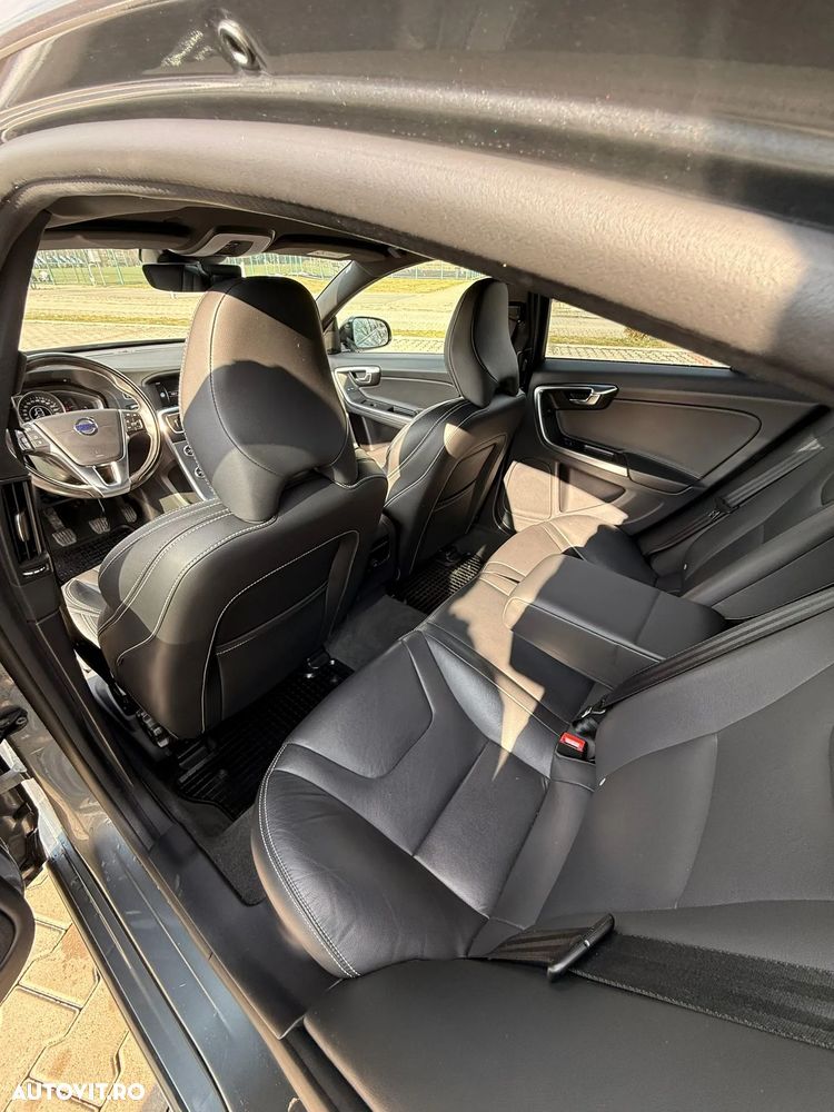 Volvo S60 D2 Momentum - 12