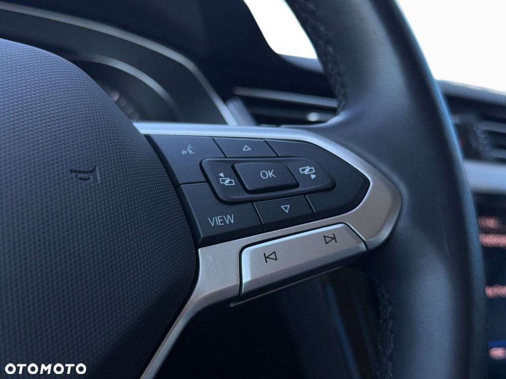 Volkswagen Passat - 16