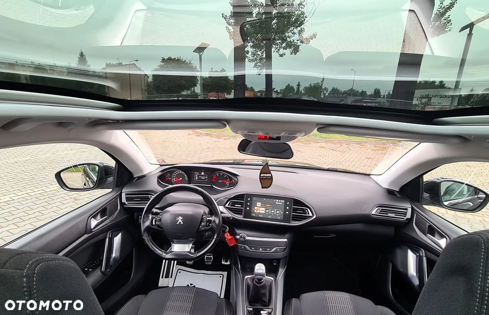 Peugeot 308 BlueHDi 130 Stop & Start Allure Business-Paket - 26