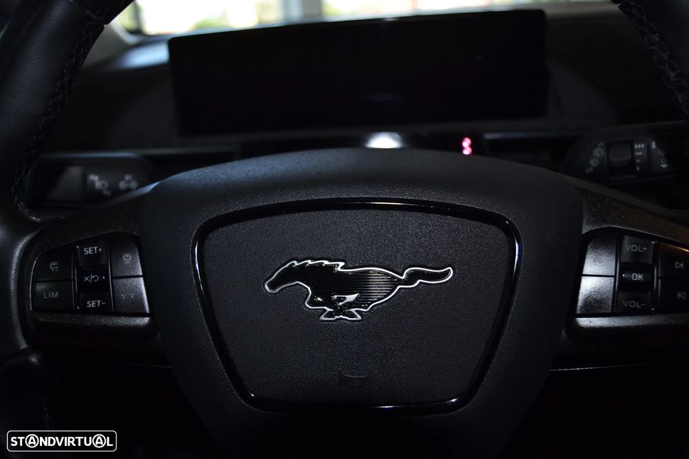 Ford Mustang Mach-E PREMIUM - 21
