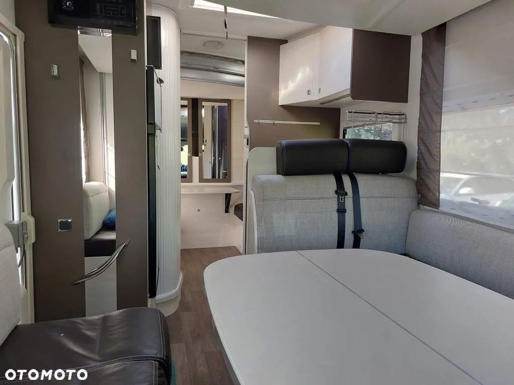 Ford ROLLER TEAM Kronos 5-Osobowy - 17