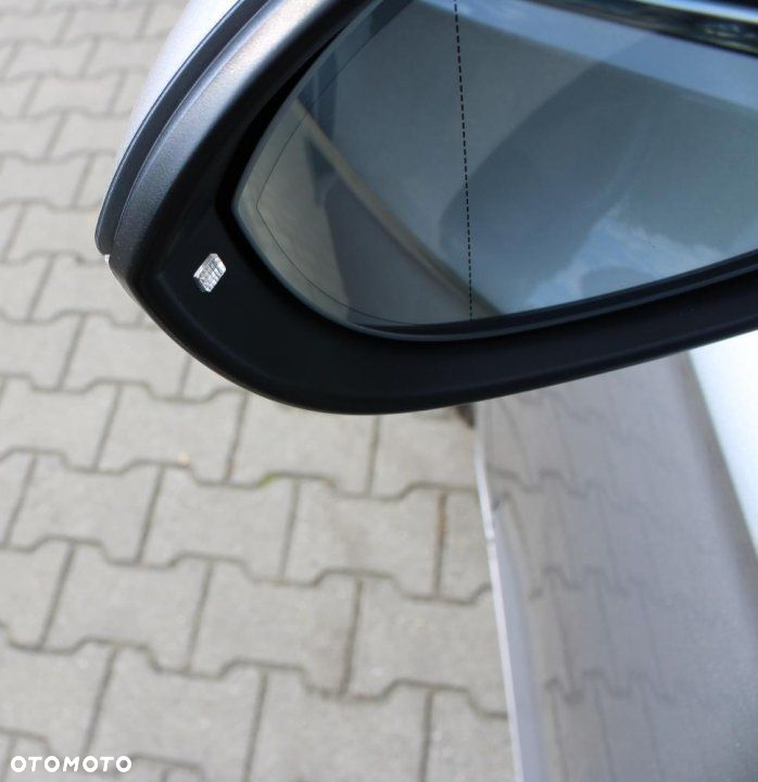 Volkswagen Passat - 32