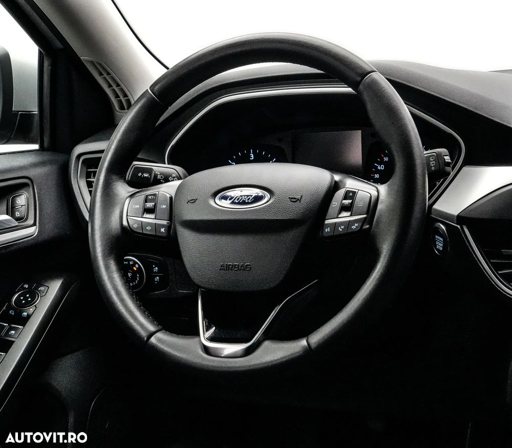 Ford Focus 1.0 EcoBoost Titanium Business - 17