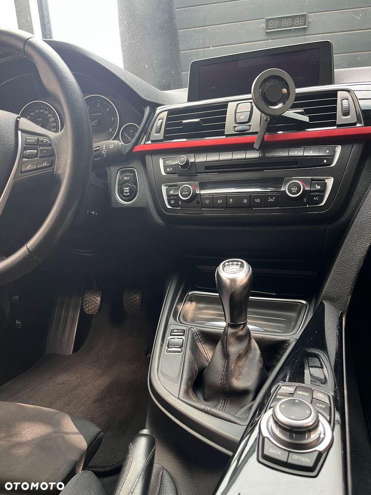 BMW Seria 3 320d - 19
