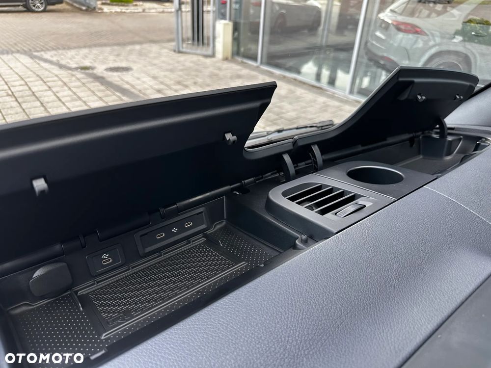 Mercedes-Benz Sprinter - 23