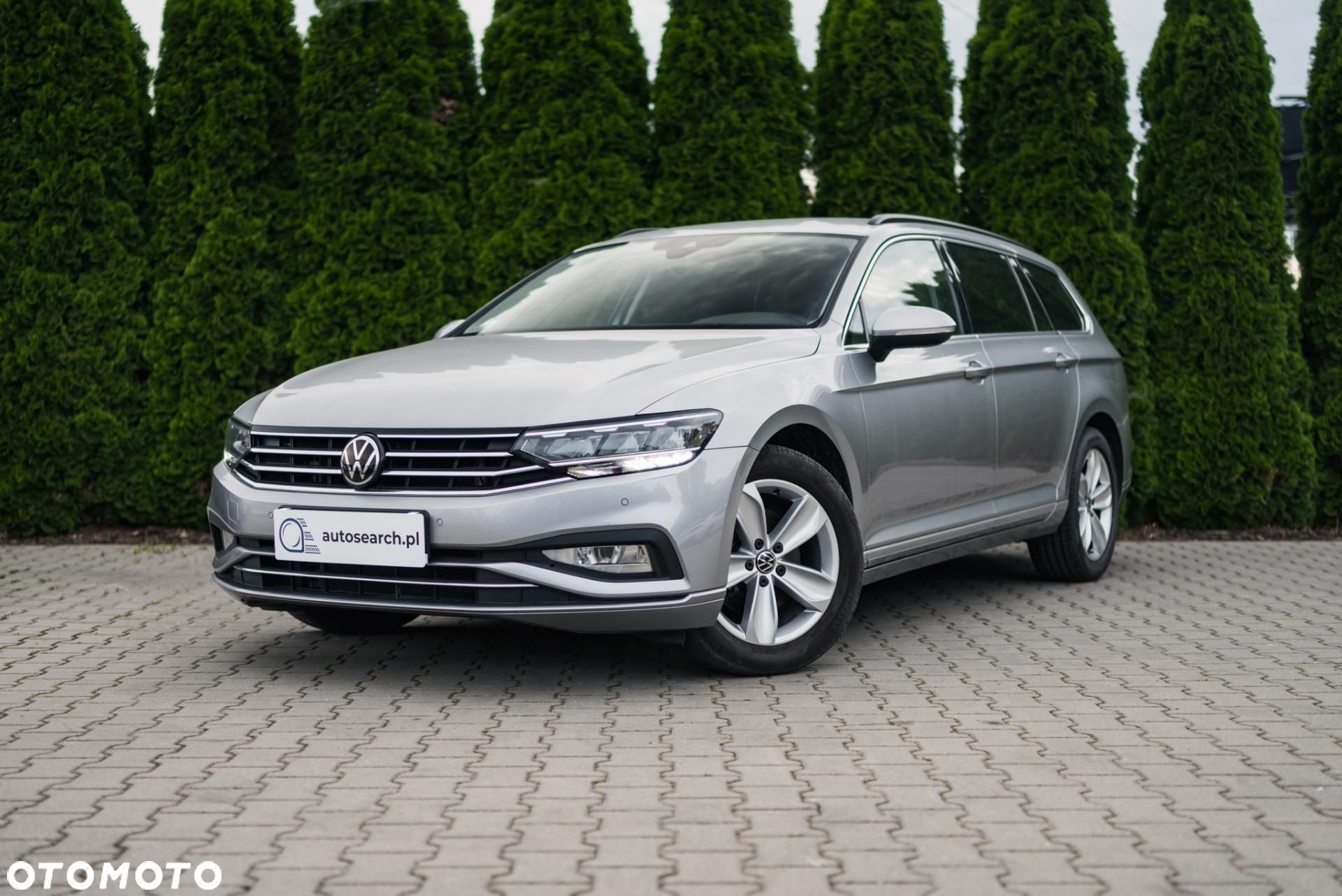 Volkswagen Passat - 1