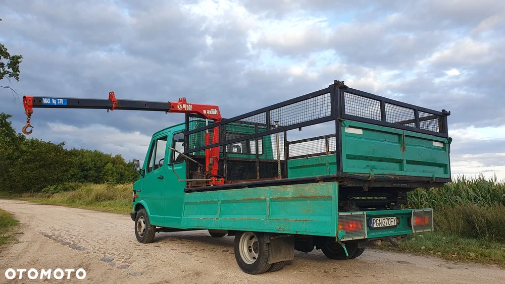 Mercedes-Benz 410 - 21