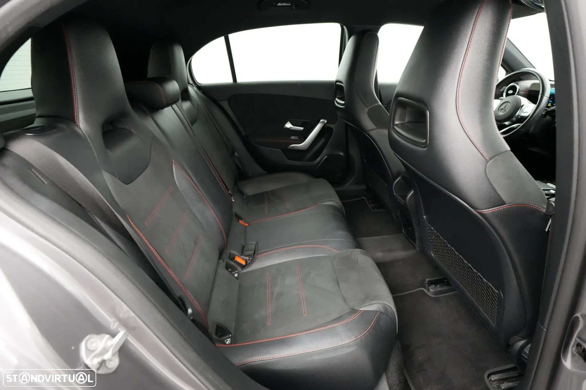 Mercedes-Benz A 250 e AMG Line - 24