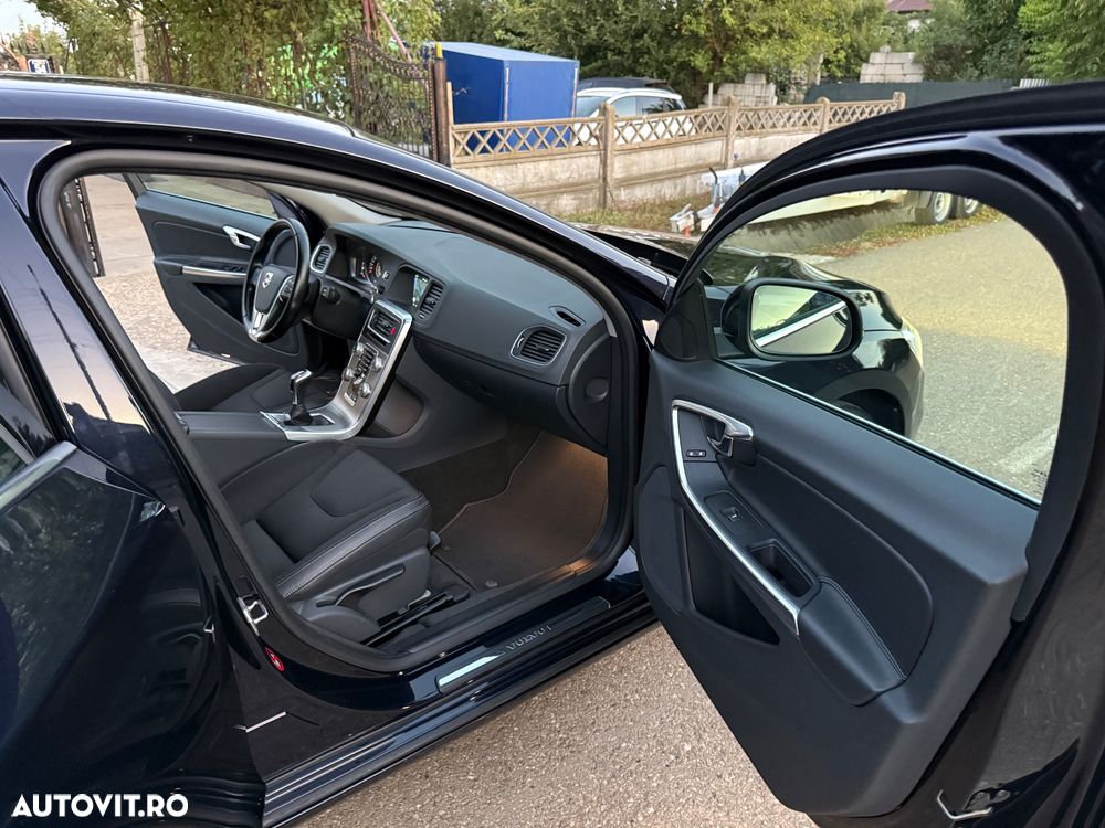 Volvo V60 D3 Momentum Pro - 19