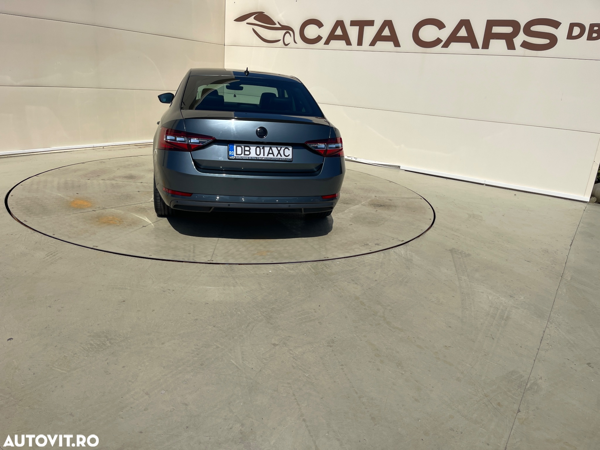 Skoda Superb 2.0 TDI DSG Style - 9