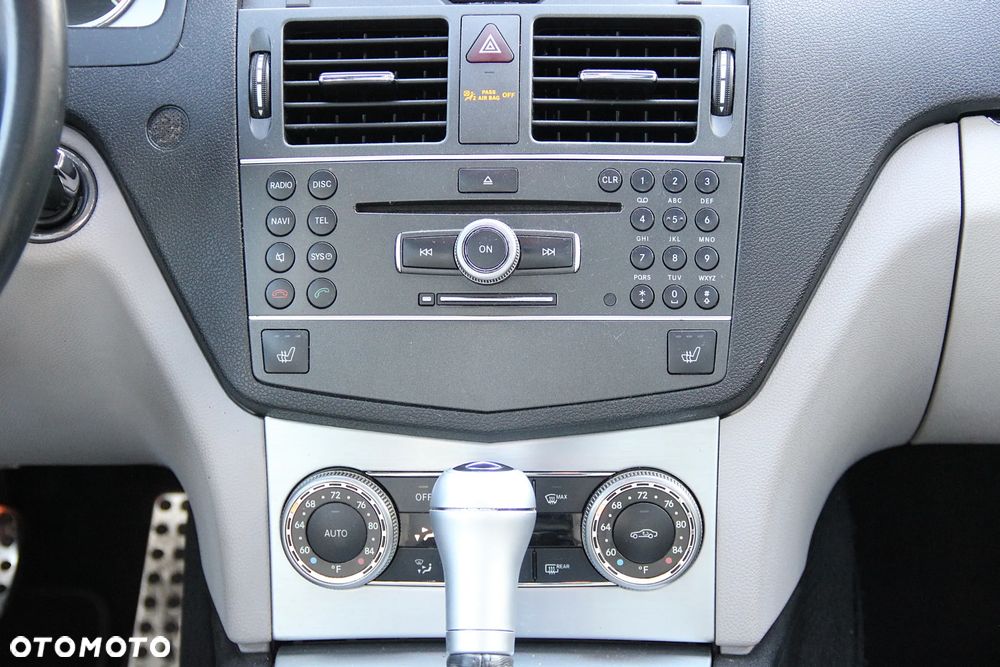 Mercedes-Benz Klasa C 300 7G-TRONIC SPORT EDITION - 29