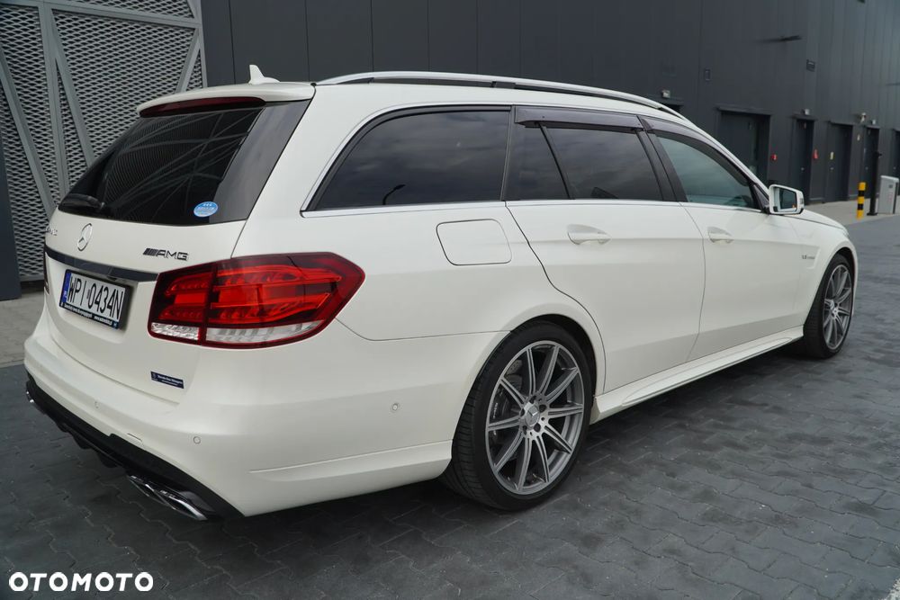 Mercedes-Benz Klasa E 63 AMG T 4Matic AMG Speedshift MCT - 32