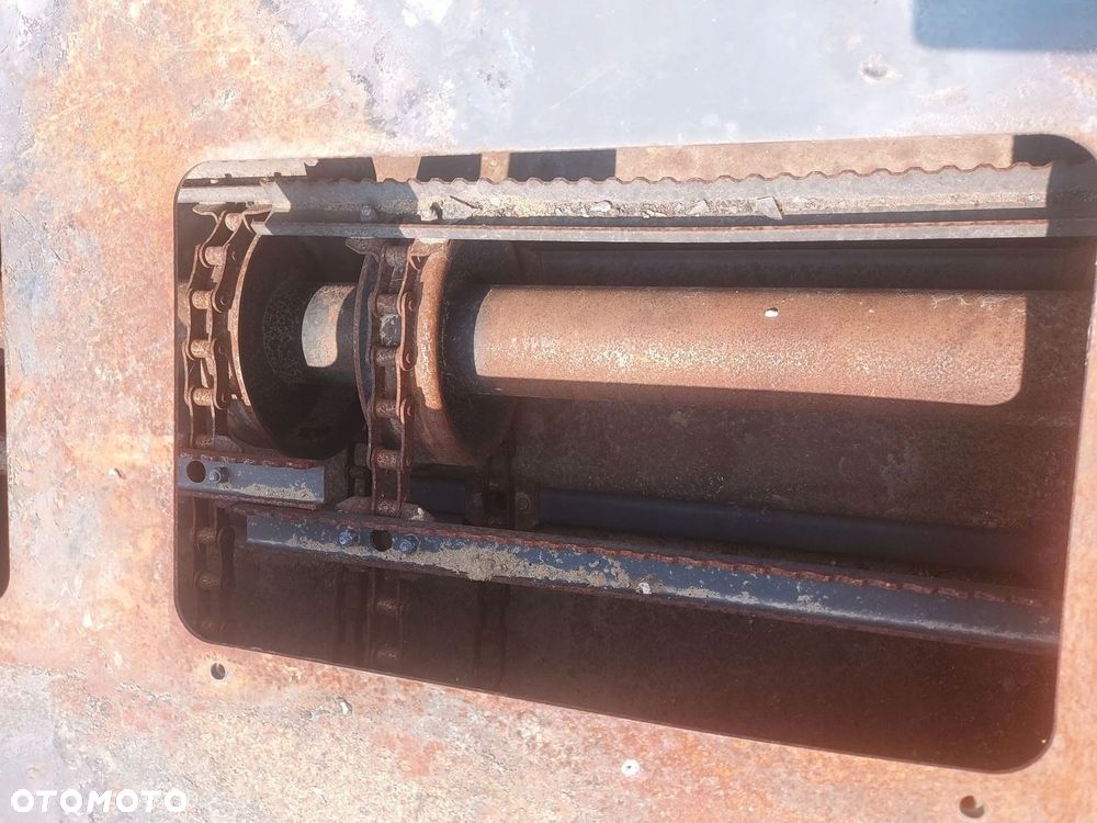 PODAJNIK POCHYŁY GARDZIEL KOMBAJN FENDT 6335C 15r - 5