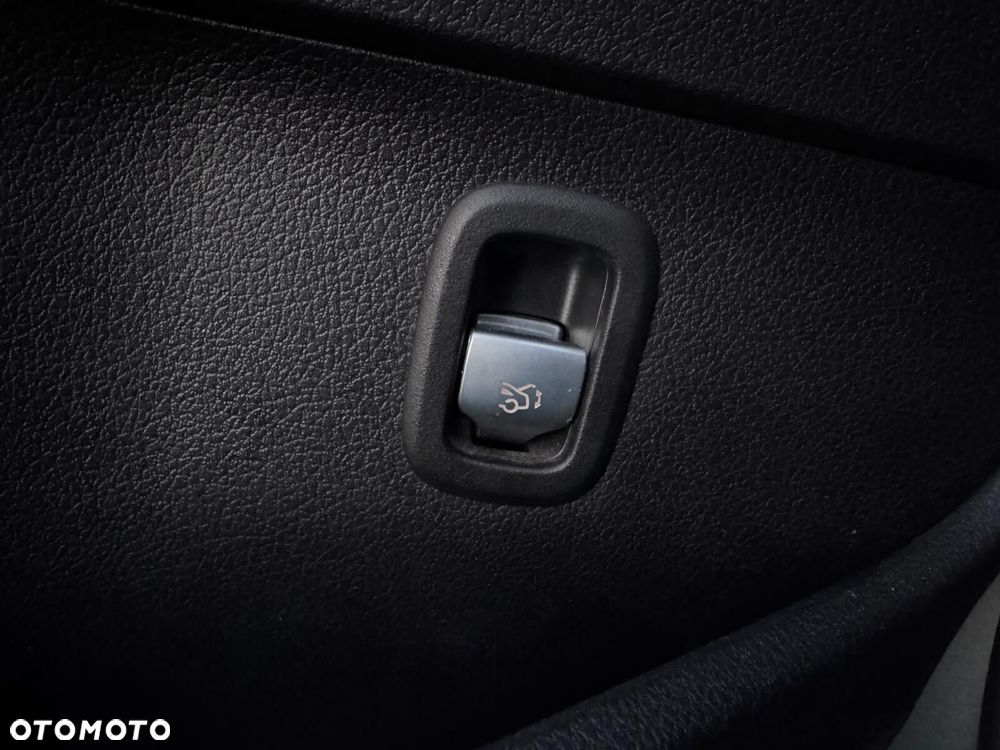 Mercedes-Benz Klasa C - 32