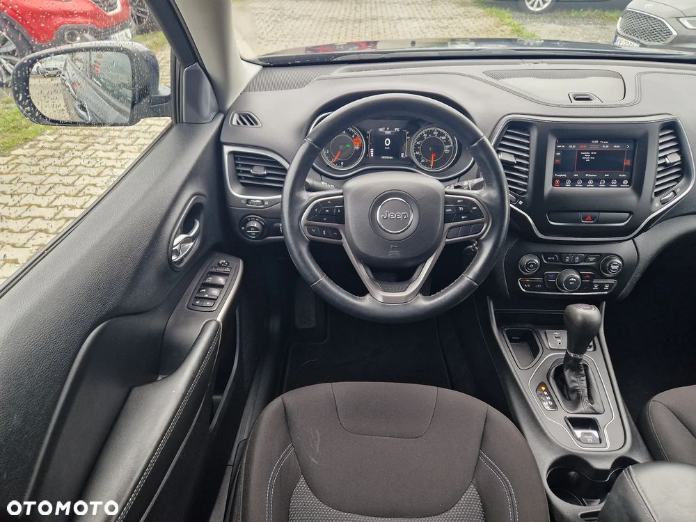Jeep Cherokee - 26